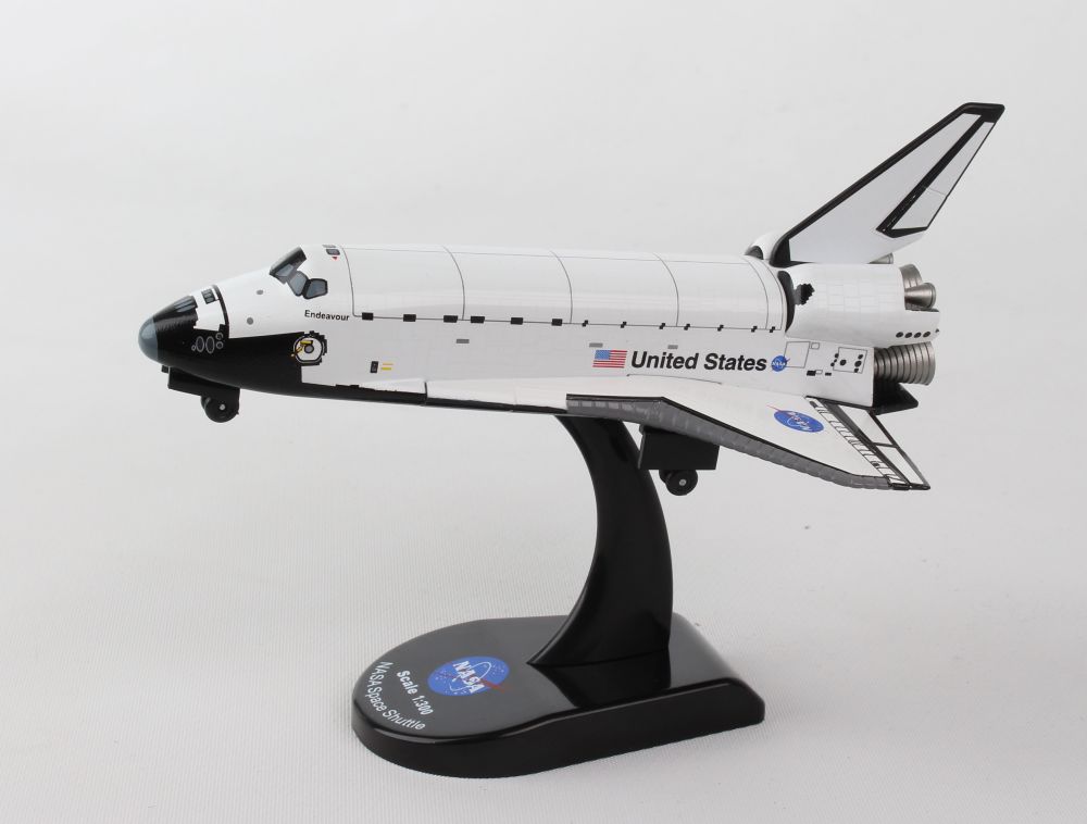 Space Shuttle Endeavour 1:300 Die-Cast Model