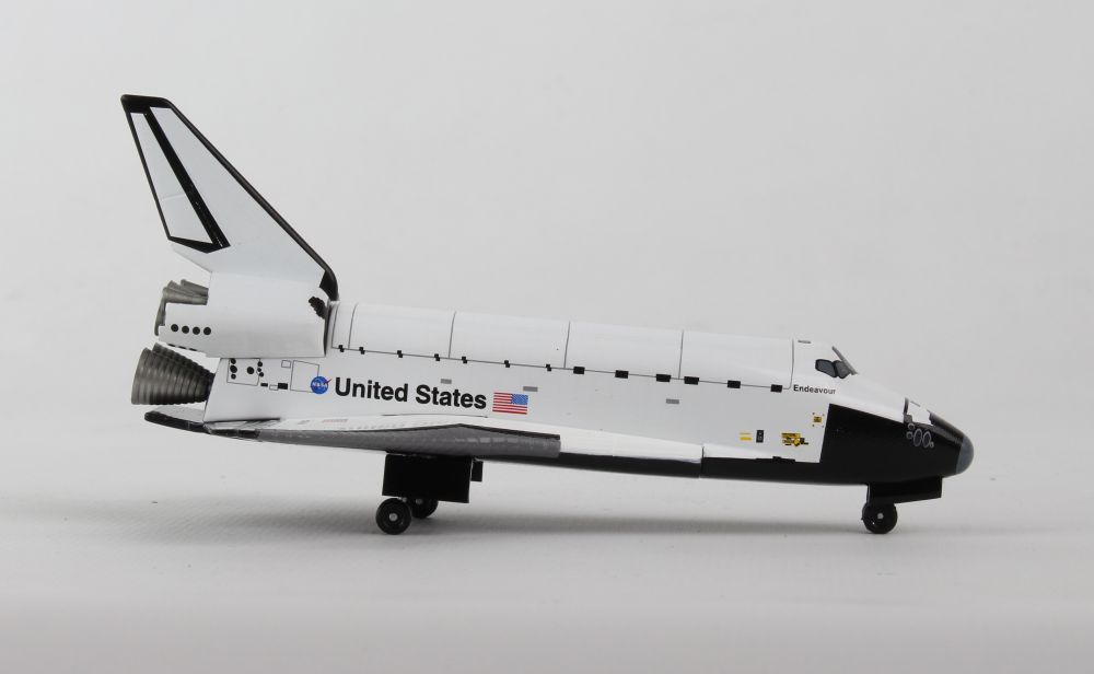 Space Shuttle Endeavour 1:300 Die-Cast Model