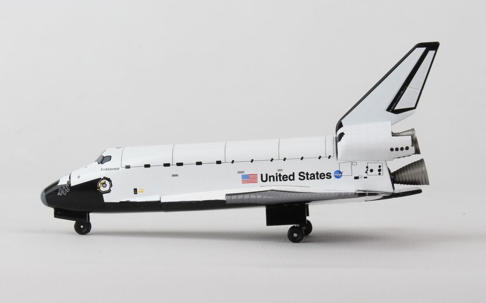 Space Shuttle Endeavour 1:300 Die-Cast Model